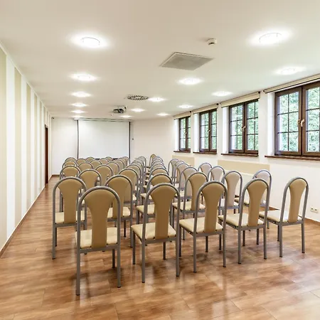 ホテル Dziki Potok Konferencje & カルパッチ