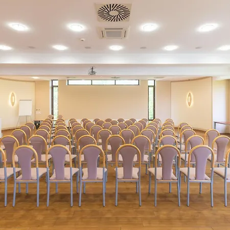 ホテル Dziki Potok Konferencje & 3*