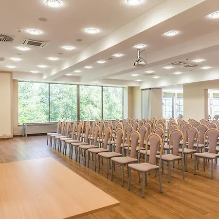 ホテル Dziki Potok Konferencje & カルパッチ